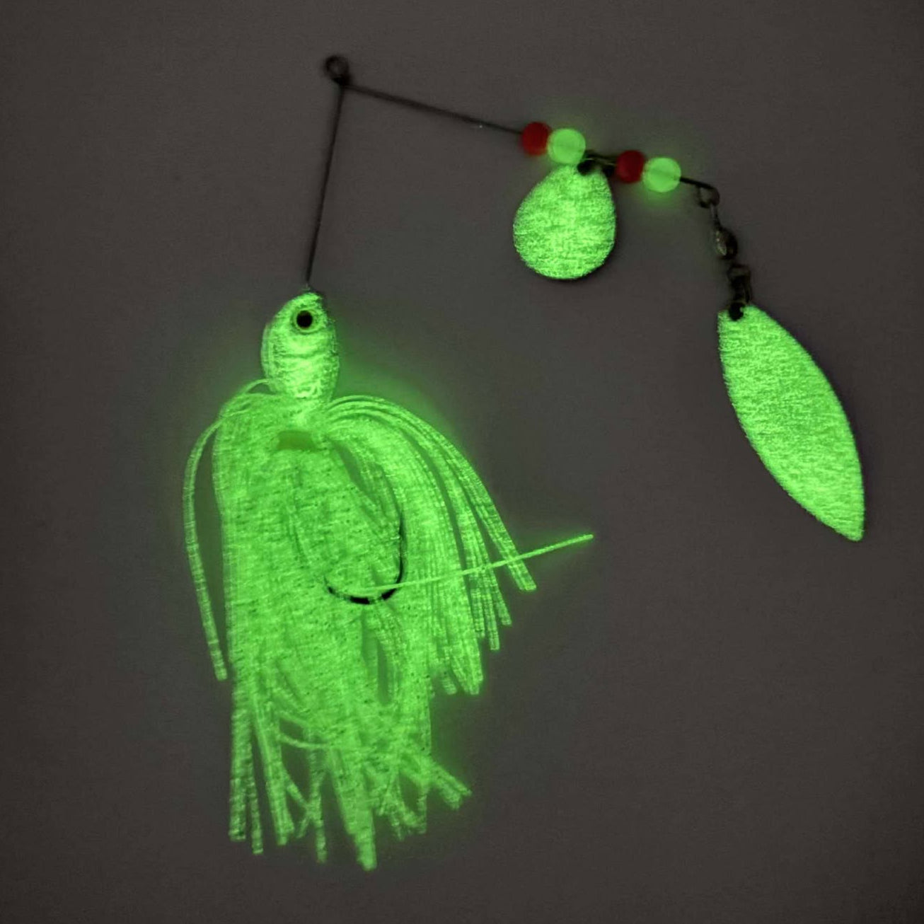 White Glow in the Dark Spinner Bait with Willow blade (glowing)